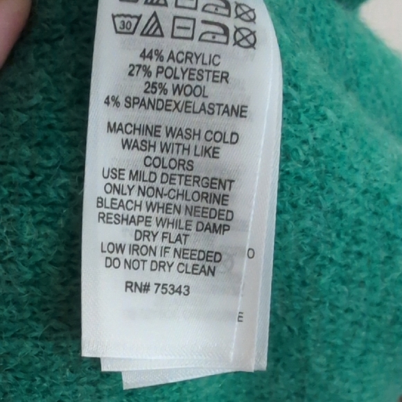 Adrienne Vittadini Green Sweater - Picture 11 of 12